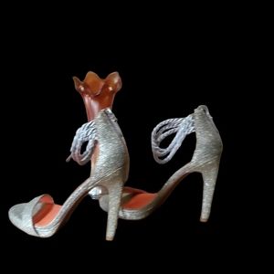 $225 VIA SPIGA PENELOPE Silver Designer Fashion Open Toe Sandals Heels 8